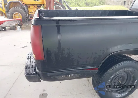 1990 GMC Sierra C1500 from USA, damaged, VIN 1GTDC14Z2LE546748